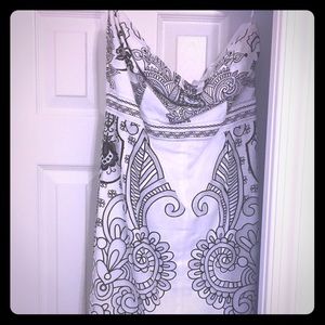 White with black design strapless mini dress 👗